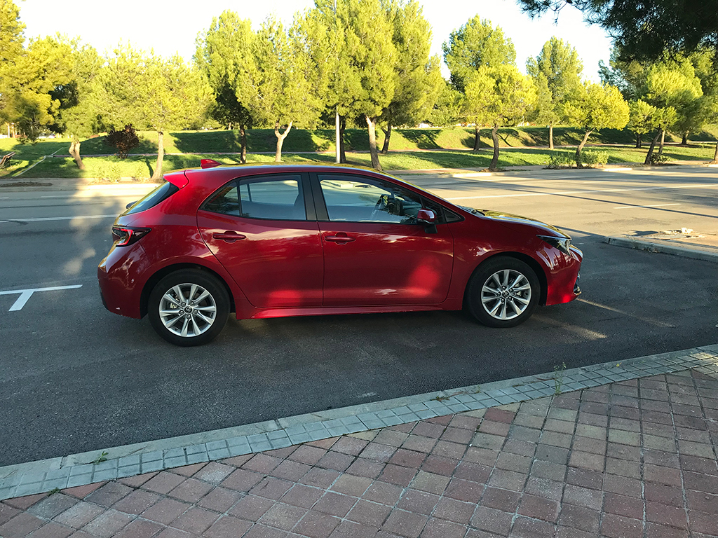 A prueba el Nuevo Toyota Corolla 140H la mejor elección