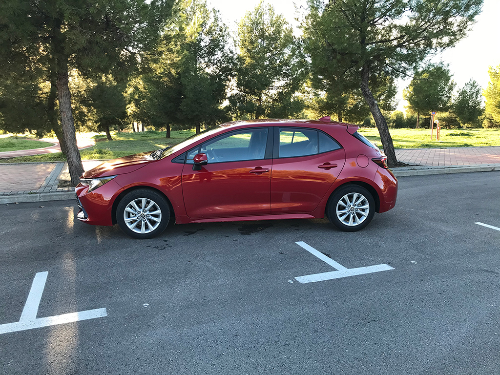 A prueba el Nuevo Toyota Corolla 140H la mejor elección