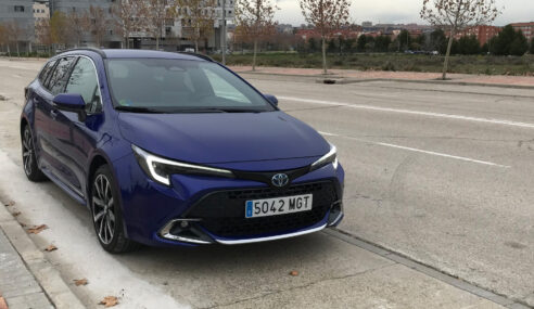 Prueba Toyota Corolla Touring Sports 200h más que un familiar al uso