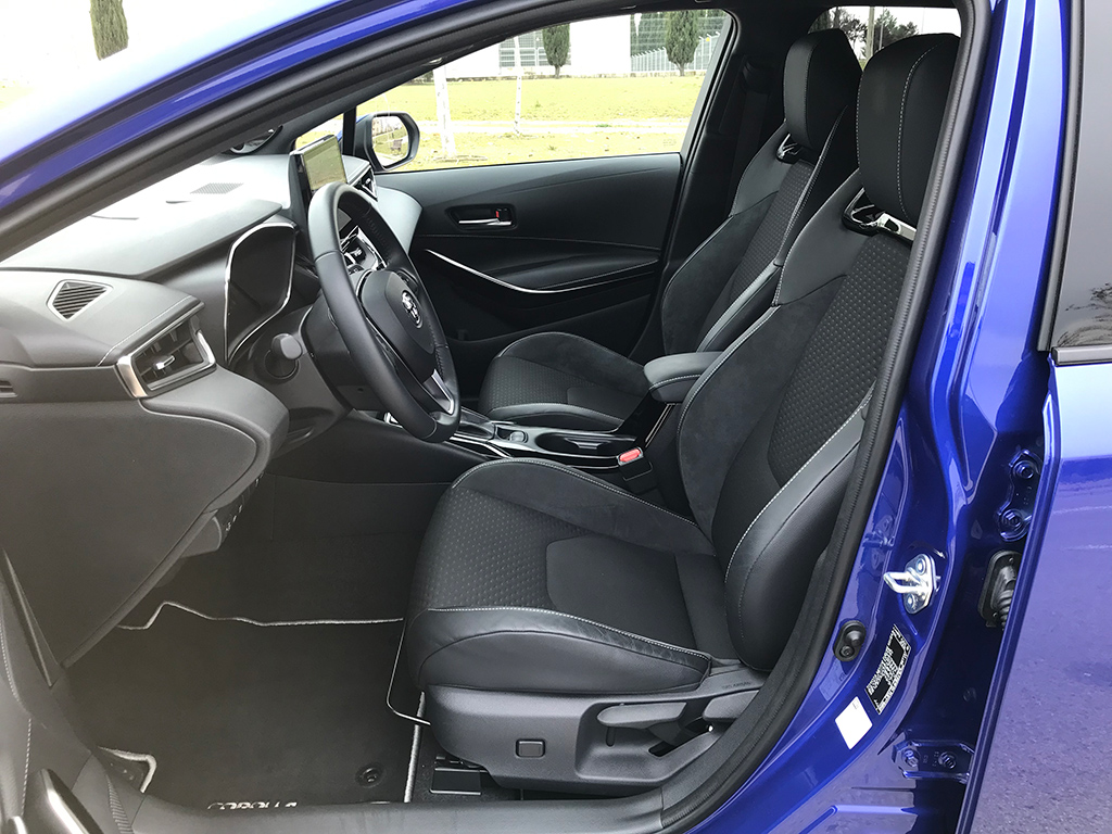 Prueba Toyota Corolla Touring Sports 200h más que un familiar al uso