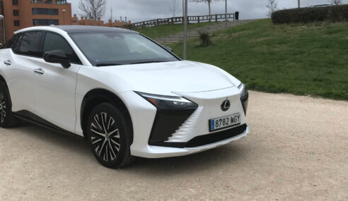 A prueba el Nuevo Lexus RZ 450e 100% eléctrico, 100% Lexus