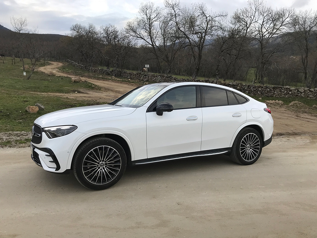 Mercedes-Benz GLC Coupé 300 de ¿algún rival en la sala?