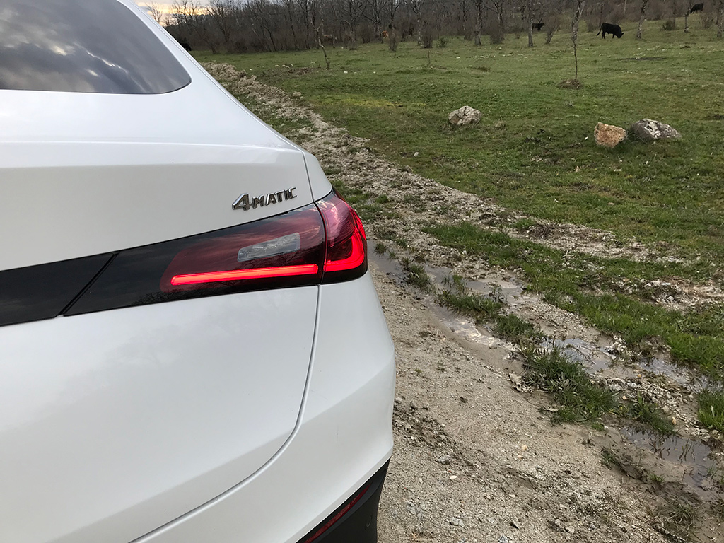 Mercedes-Benz GLC Coupé 300 de ¿algún rival en la sala?