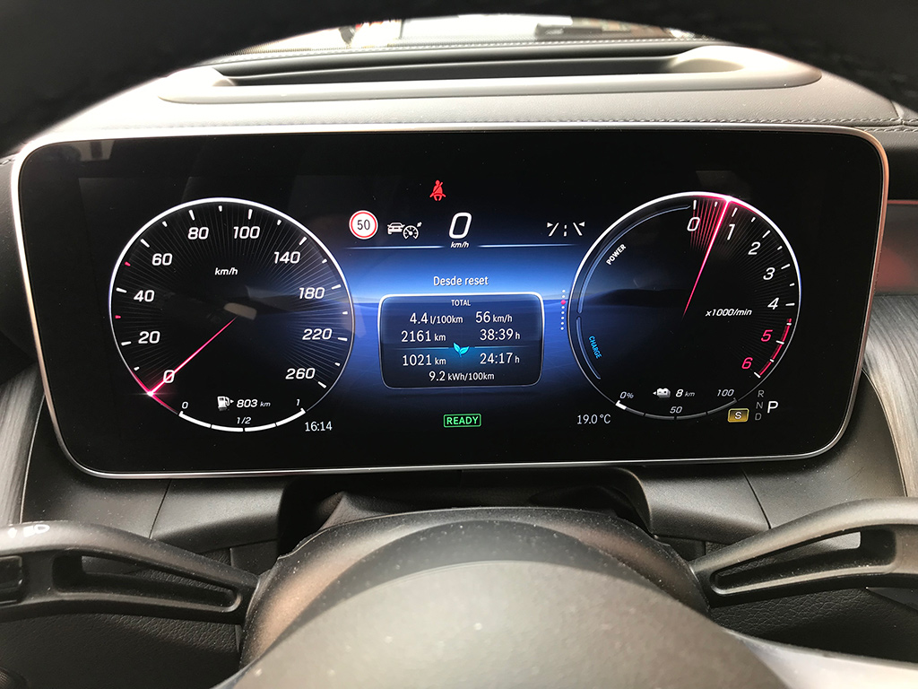 Mercedes-Benz GLC Coupé 300 de ¿algún rival en la sala?