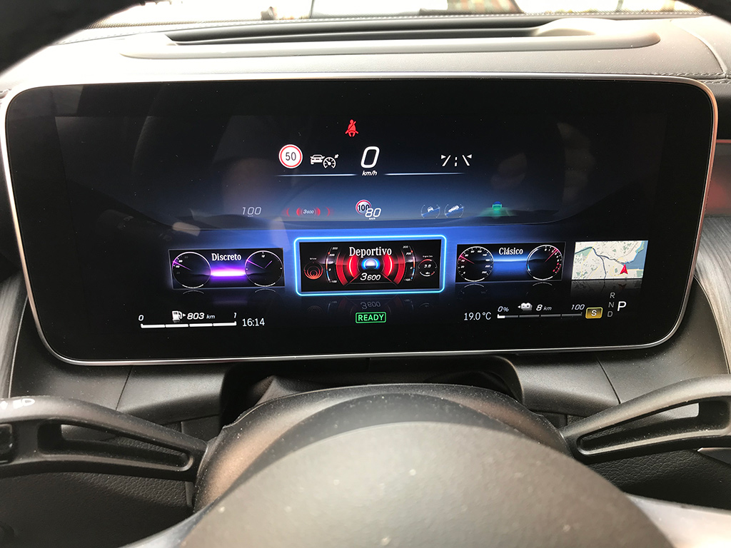 Mercedes-Benz GLC Coupé 300 de ¿algún rival en la sala?
