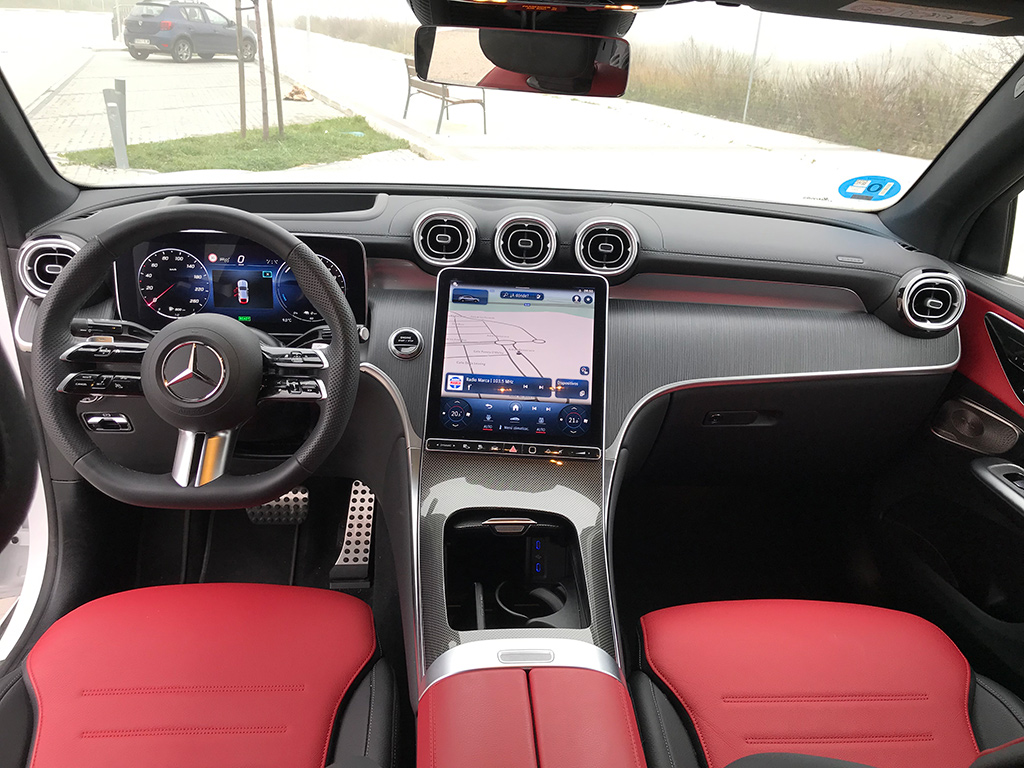 Mercedes-Benz GLC Coupé 300 de ¿algún rival en la sala?