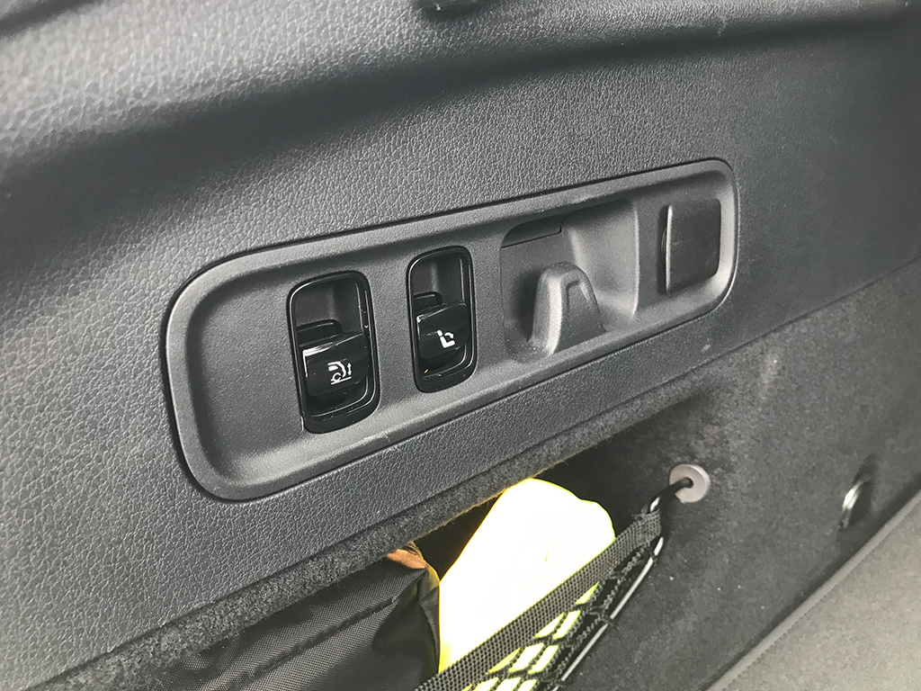 Mercedes-Benz GLC Coupé 300 de ¿algún rival en la sala?