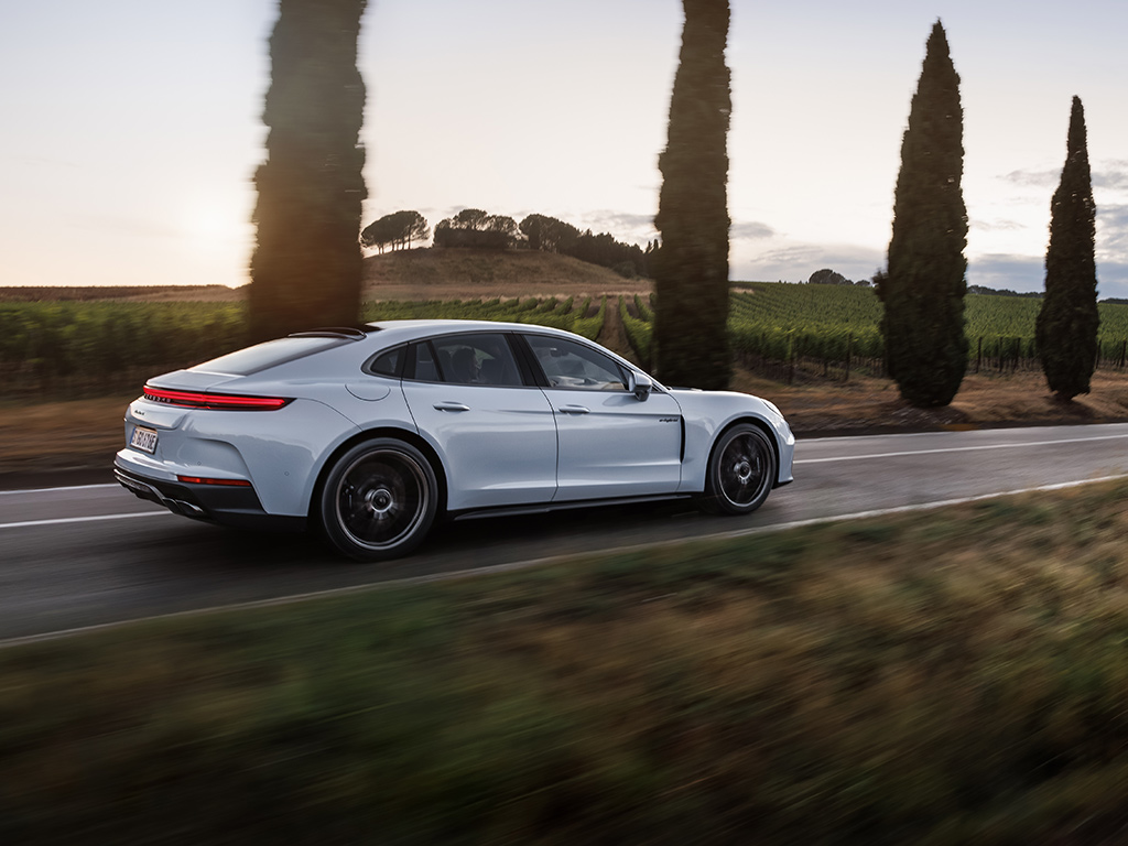 Nuevos Panamera Turbo S e-Hybrid y Panamera GTS