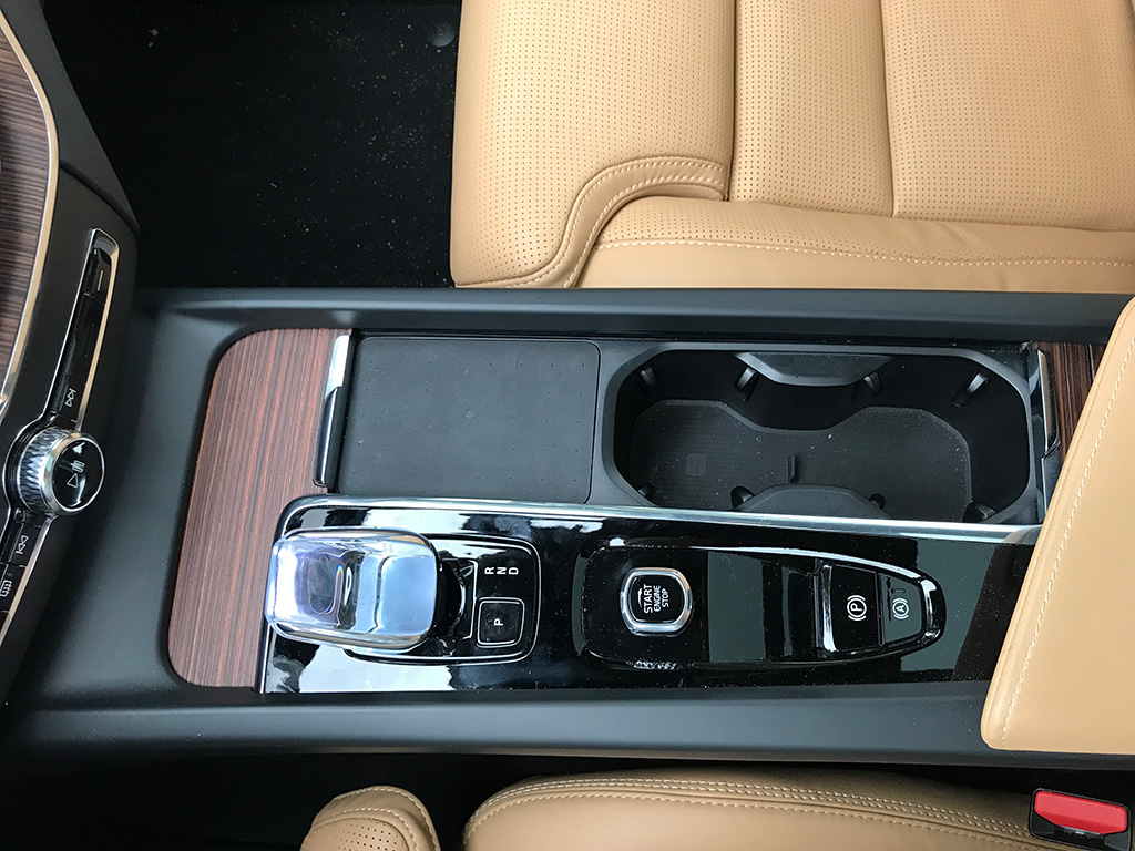 Volvo XC60 T6 AWD, el SUV Premium ahora híbrido enchufable
