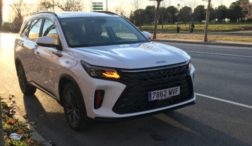 Prueba DFSK 600 el SUV de 7 plazas más económico