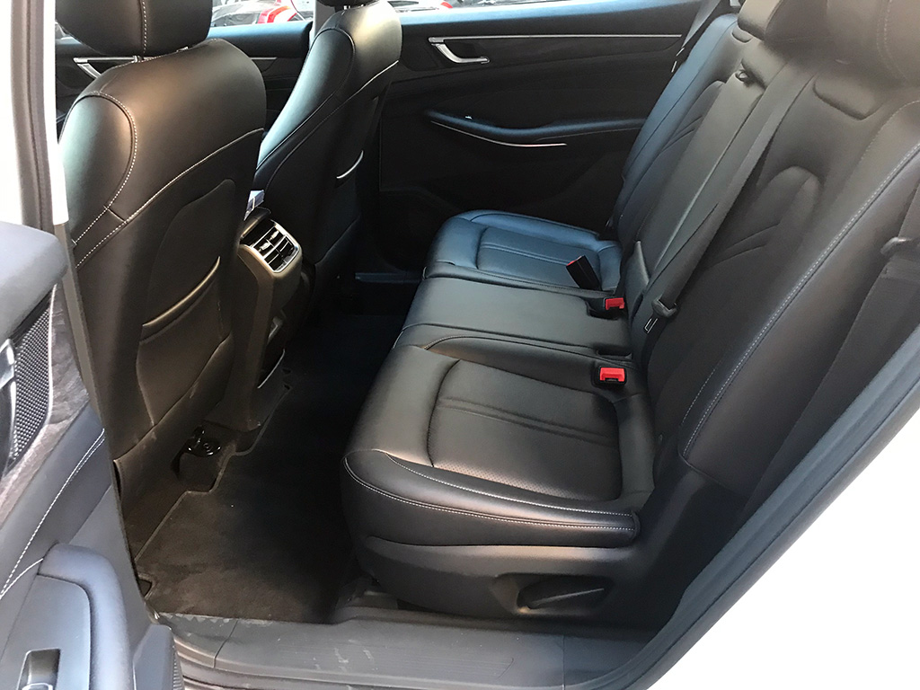 Prueba DFSK 600 el SUV de 7 plazas m'as económico
