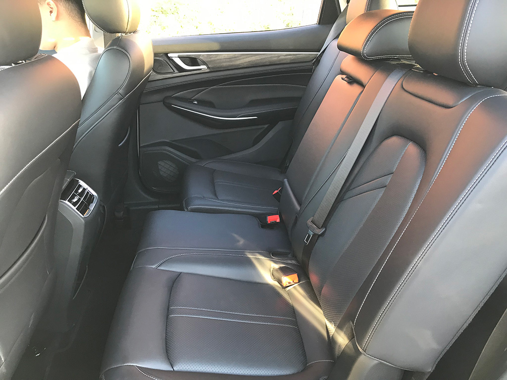 Prueba DFSK 600 el SUV de 7 plazas m'as económico
