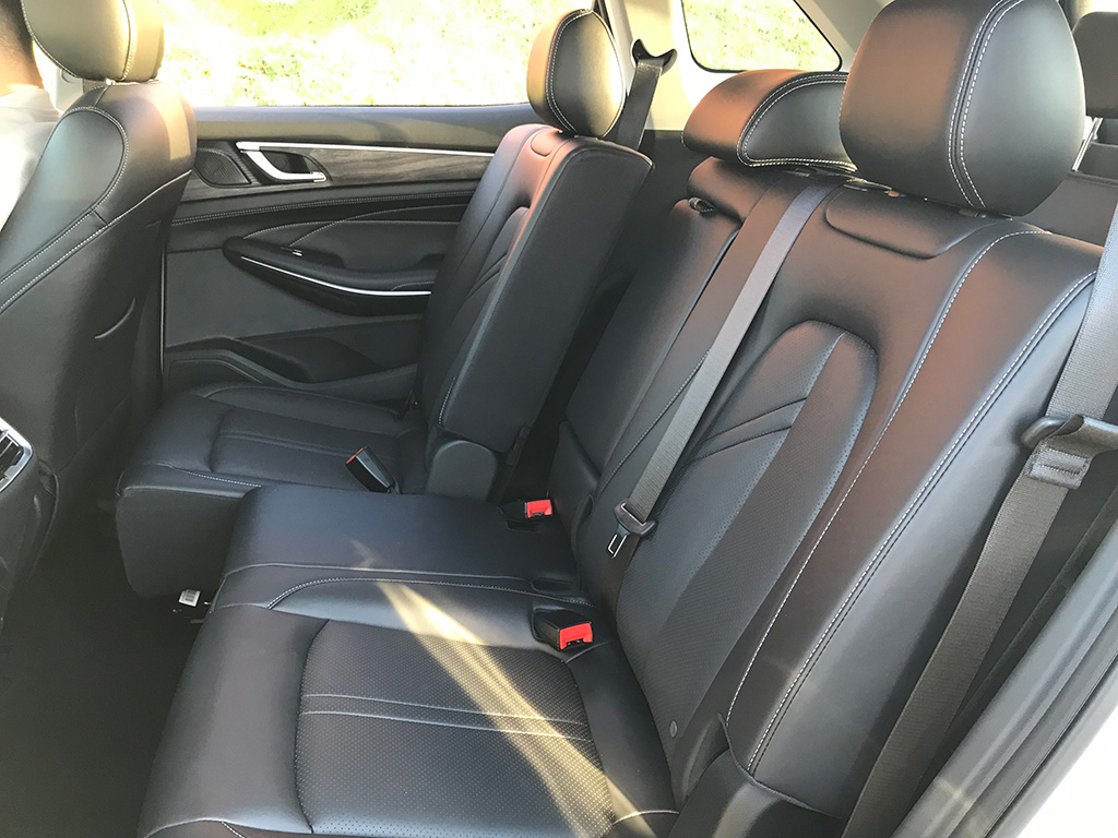 Prueba DFSK 600 el SUV de 7 plazas m'as económico