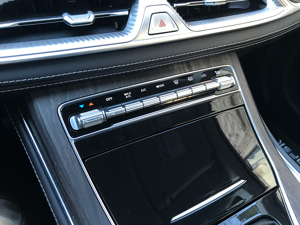 Prueba DFSK 600 el SUV de 7 plazas m'as económico