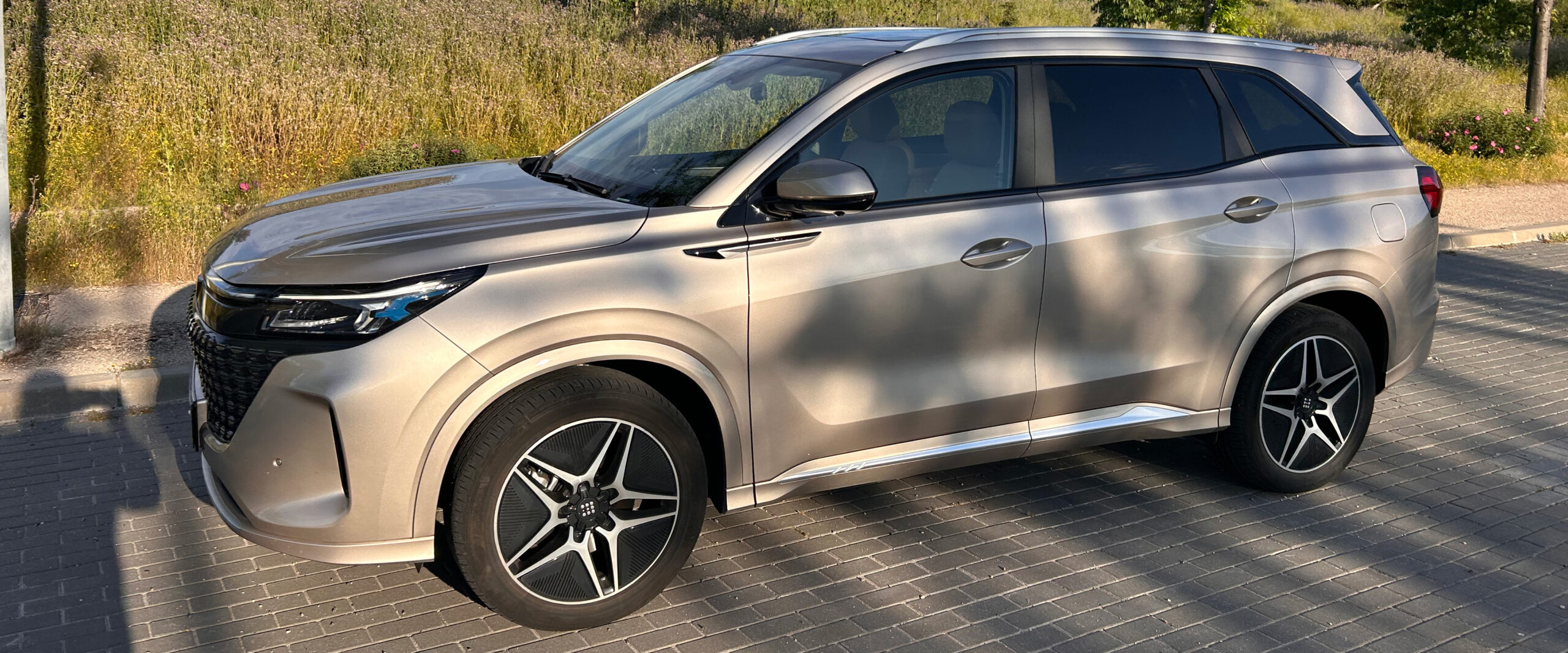 Prueba DFSK E5 el SUV de 7 plazas híbrido enchufable