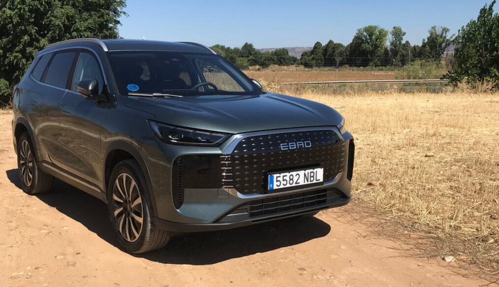 Prueba EBRO S800 PHEV, con hasta 7 plazas