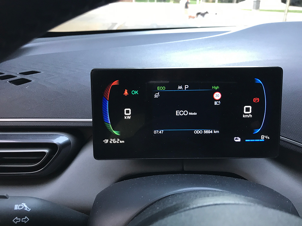 Prueba BYD Dolphin Surf el compacto eléctrico más económico