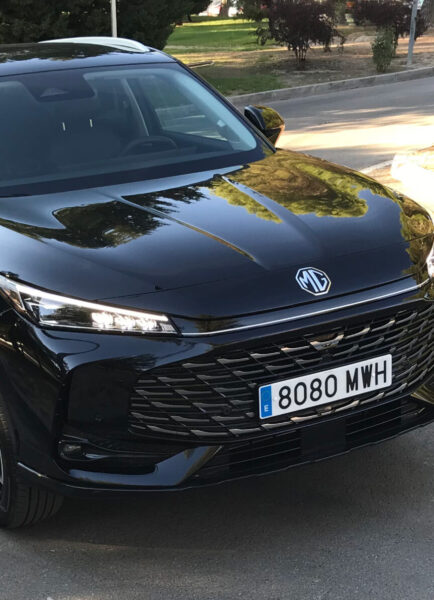 Prueba MG HS PHEV, el buque insignia de MG