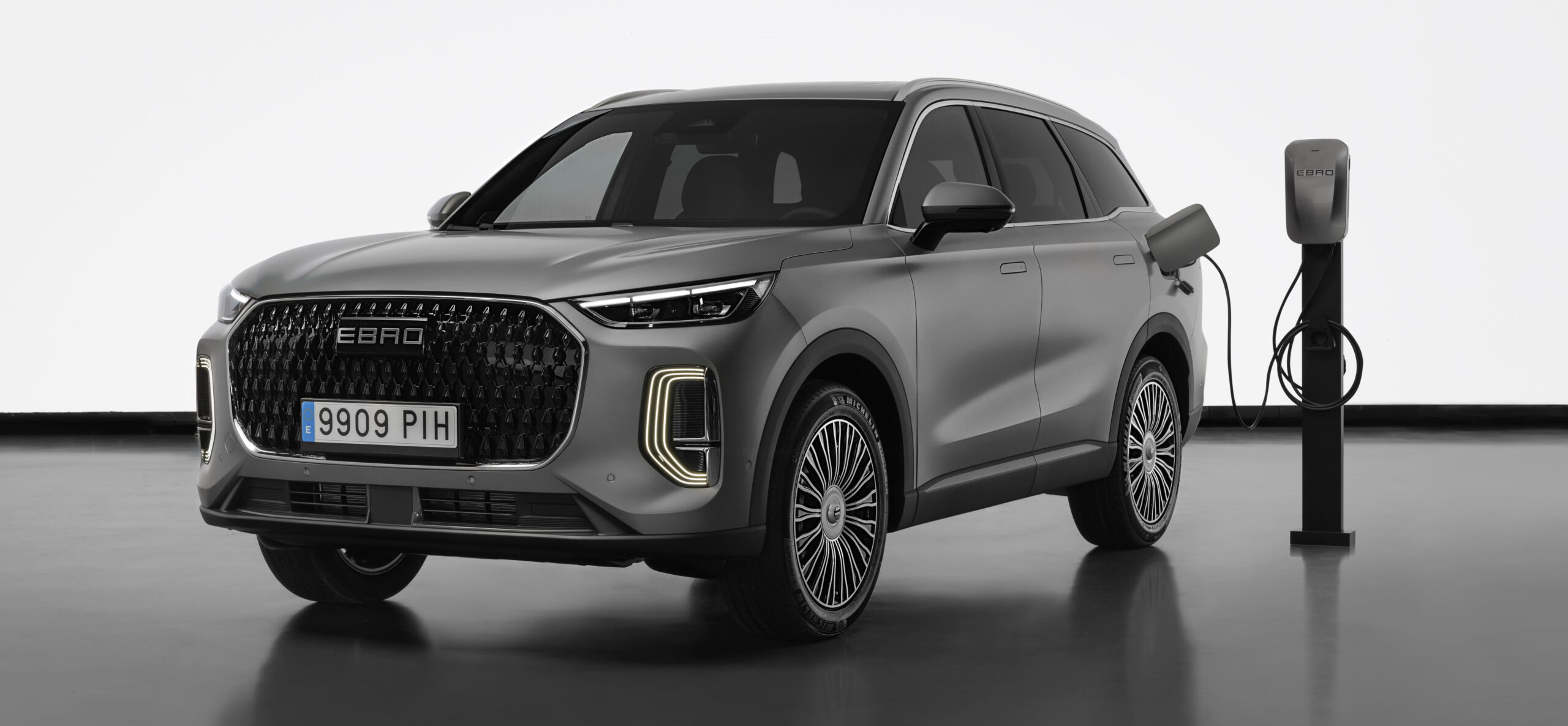 Nuevo EBRO S900 PHEV desde 38.990 euros