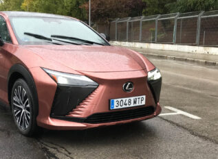 Lexus RZ 300e a prueba. Elegancia deportiva.