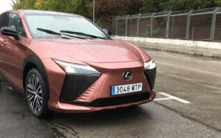 Lexus RZ 300e a prueba. Elegancia deportiva.