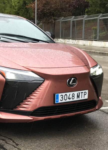 Lexus RZ 300e a prueba. Elegancia deportiva.