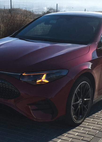 Nuevo Mercedes-Benz CLA elegido Car of the Year 2026