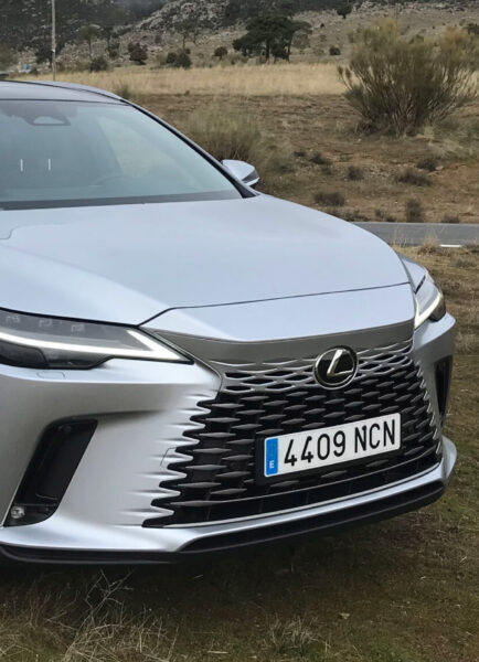 A prueba el Lexus RX 450h+