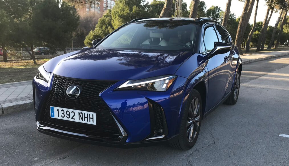 A prueba el Lexus UX 300h I Compacto muy premium