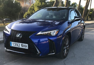 A prueba el Lexus UX 300h I Compacto muy premium