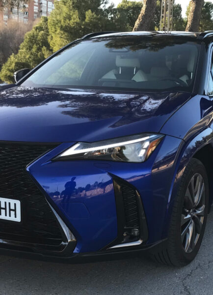 A prueba el Lexus UX 300h I Compacto muy premium