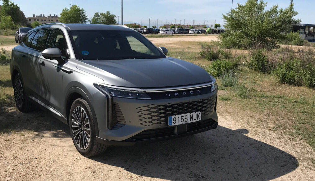 OMODA 9 PHEV I A prueba el buque insignia