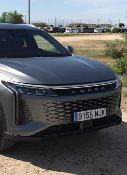 OMODA 9 PHEV I A prueba el buque insignia