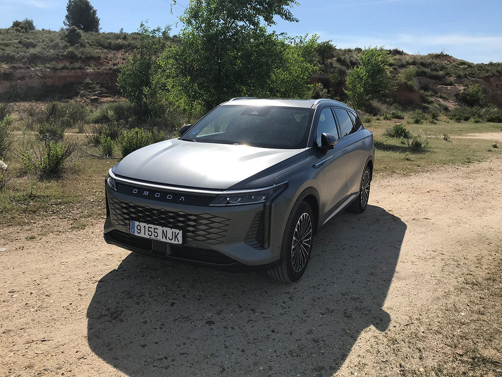 OMODA 9 PHEV I A prueba el buque insignia
