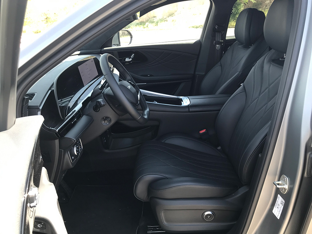 OMODA 9 PHEV I A prueba el buque insignia