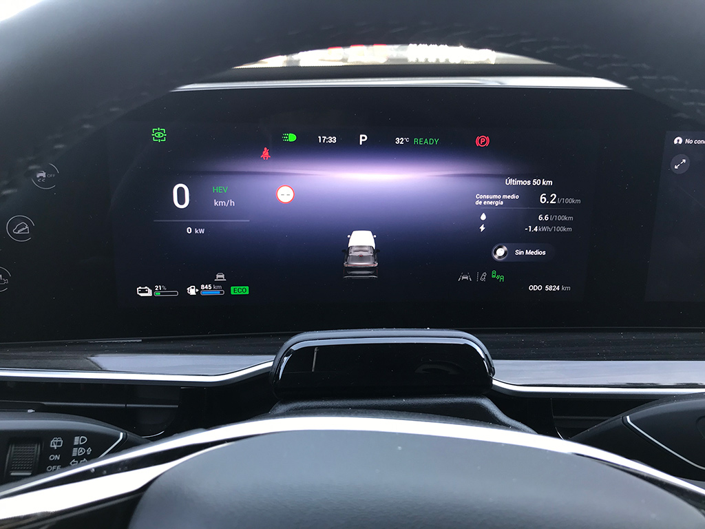 OMODA 9 PHEV I A prueba el buque insignia