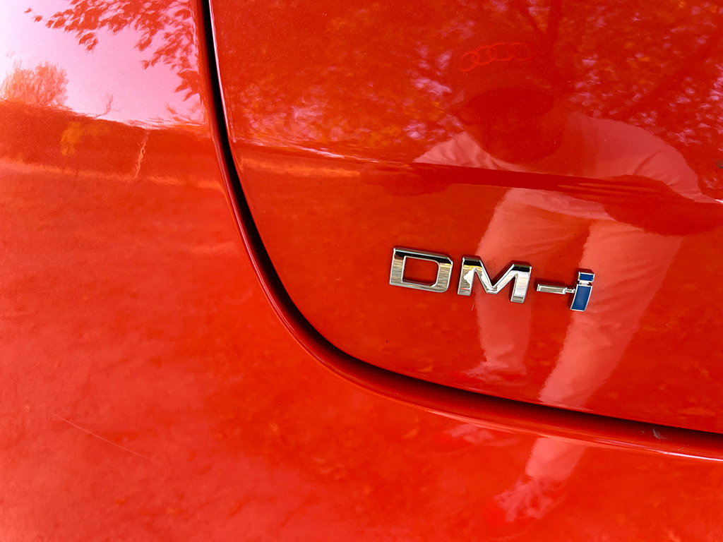 BYD Dolphin G DM-i, el primer híbrido enchufable del Segmento B